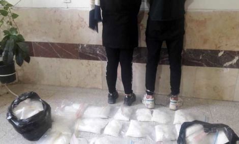 زوج قاچاقچی با بیش از ۳۰ کیلوگرم شیشه در نرماشیر دستگیر شدند