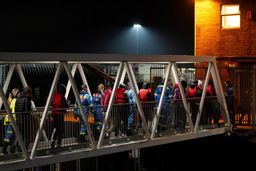 چرا ایرانی ها به انگستان پناهنده می شوند؟!