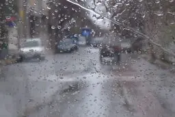 فردا جاده‌های چالوس، هراز، فیروزکوه و آزادراه قزوین-رشت بارانی است