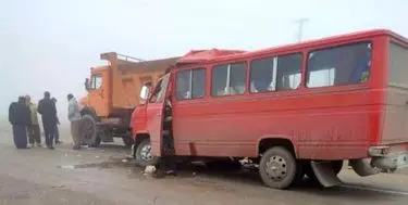 واژگونی مینی بوس دانش آموزان با دو فوتی و ۱۶ مصدوم