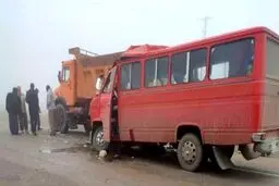 واژگونی مینی بوس دانش آموزان با دو فوتی و ۱۶ مصدوم