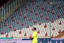 اگر خانم ها به ورزشگاه نمیروند پس آقایان هم نروند!