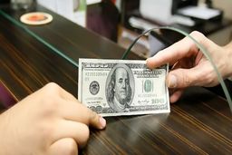 نرخ دلار و یورو در صرافی ملی