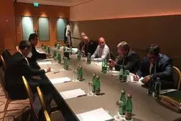 ‏طعنه روسیه: بببنید ما کنار آمریکایی‌ها می‌نشینیم و اتفاقی نمی‌افتد!