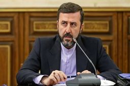 واکنش غریب آبادی به اخراج معلم محجبه در کانادا