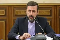 واکنش غریب آبادی به اخراج معلم محجبه در کانادا