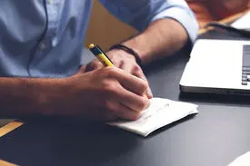 برگزاری هرگونه آزمون غیرحضوری فاقد اعتبار قانونی است
