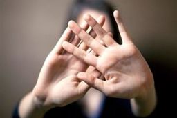 آزار دختر جوان در خانه ویلایی