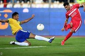 تأخیر در آغاز دیدار پرسپولیس &#8211; نفت مسجدسلیمان به دلیل اختلاف بر سر تبلیغات محیطی