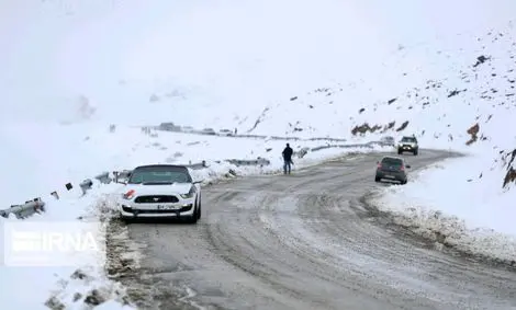 برف و کولاک در جاده‌های کشور