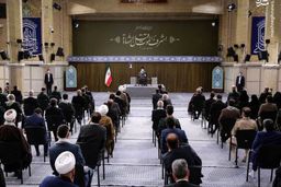 دیدار دست‌اندرکاران کنگره‌ی شهدای استان ایلام با رهبرانقلاب