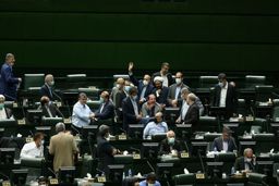 برگزاری آزمون وکالت اجباری شد