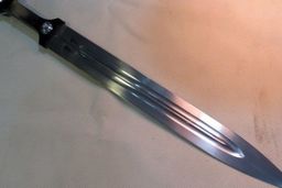 شوهرم چشمم رابا قمه درآورد!