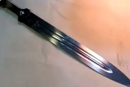 شوهرم چشمم رابا قمه درآورد!
