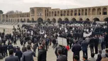 امام جمعه اصفهان: آب اینگونه است، گاهی هست و گاهی نیست