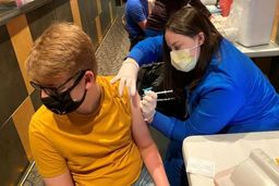 کودکان ۵ تا ۱۱ سال واکسینه میشوند