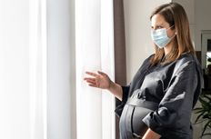 عوارض کرونا بر زنان بارداری که واکسینه نشده اند