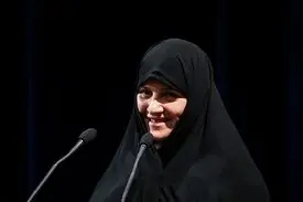 همسر رئیس جمهور: باید معنویت زن معاصر را به رخ بکشیم!
