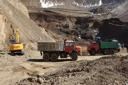 سنگ معدن غیر مجاز به وزن ۱۸ تن در اسفراین کشف شد