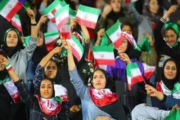 رئیس مجمع عمومی جامعه مدرسین حوزه علمیه: جلوی ورود زنان به ورزشگاه را بگیرید
