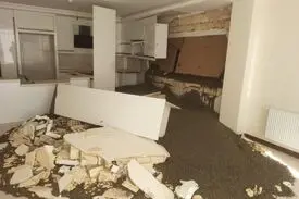 تانکر حامل بنزین دراصفهان دچارحادثه شد/تخریب دیوار هنگام بتن ریزی