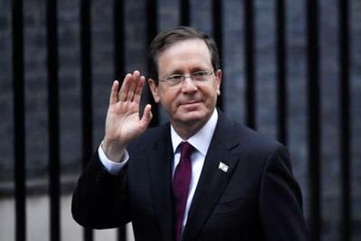 رئیس رژیم صهیونیستی به امارات سفر کرد.