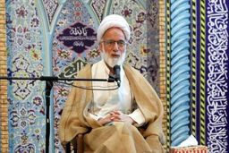 از درون بی‌محتوا شده‌اید که به سرزمین ترامپ مهاجرت می‌کنید!