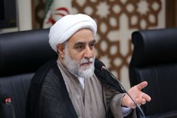 طلاب جدای از فقه و اصول در رشته‌های دیگر متخصص شوند.