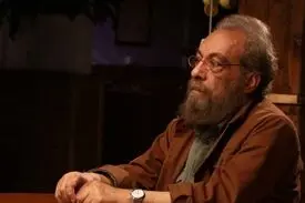 فراستی: بازی جواد عزتی فاجعه است!