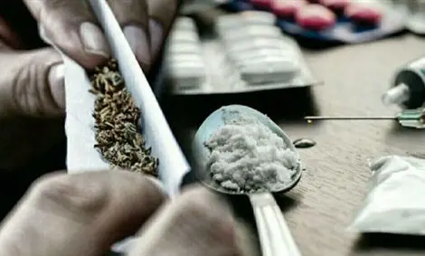 دستگیری فرد مروج شعار با مواد کرونا نمی گیرید!