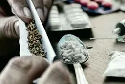دستگیری فرد مروج شعار با مواد کرونا نمی گیرید!
