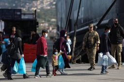 شکایت زن ایرانی از بدرفتاری مرزبانان یونانی