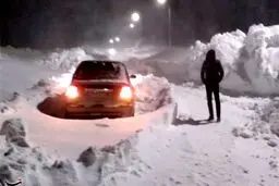 فردی ۳۷ ساله گرفتار در کولاک توسط امدادگران نجات داده شد