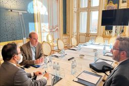 گفت‌وگوی باقری و مورا در وین