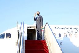 هم جنگ را محکوم می کنیم و هم اِعمال تحریم‌ها علیه ملت ها