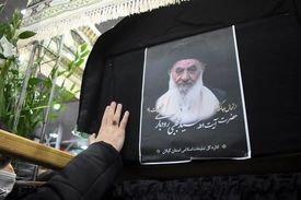 پیکر حضرت آیت الله سید مجتبی رودباری در با حضور باشکوه مردم گیلان تشییع شد
