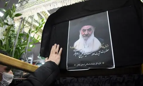 پیکر حضرت آیت الله سید مجتبی رودباری در با حضور باشکوه مردم گیلان تشییع شد