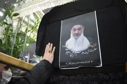 پیکر حضرت آیت الله سید مجتبی رودباری در با حضور باشکوه مردم گیلان تشییع شد
