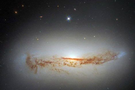 تصویر جدید تلسکوپ هابل از یک کهکشان با درخشندگی بسیار بالا