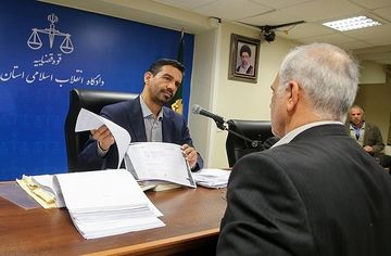 ۲۰ سال زندان و ۷۴ ضربه شلاق برای وزیر دولت نهم