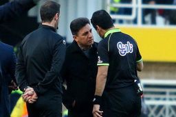 قلعه‌نویی: داوران فوتبال شریف هستند / فغانی: همه داوران اشتباه می‌کنند
