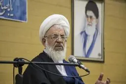 امام‌جمعه یزد: لزوم تحمل سختی‌ها در شرایط دشوار اقتصادی/ به زودی به شرایط مطلوب اقتصادی می‌رسیم