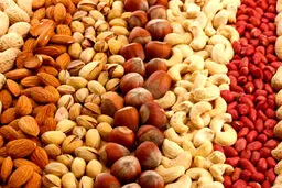 آسیب خشکسالی به تولید آجیل و خشکبار