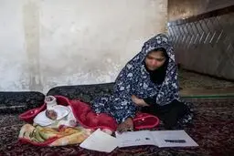 مادرانی که خود کودکند!