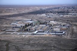 ارسال تجهیزات جنگی به پایگاه هوایی “عین الاسد” توسط آمریکا