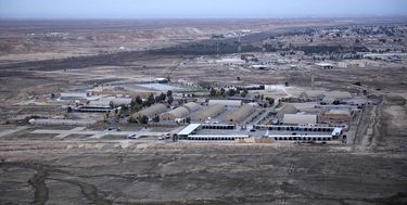 ارسال تجهیزات جنگی به پایگاه هوایی &#8220;عین الاسد&#8221; توسط آمریکا