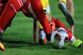 کادر نساجی و آلمینیوم پیش از شروع بازی درگیرشدند