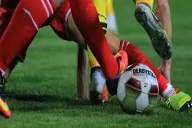 کادر نساجی و آلمینیوم پیش از شروع بازی درگیرشدند