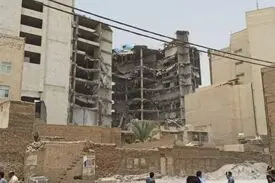 ریزش ناگهانی ساختمان ۱۰ طبقه متروپل در آبادان