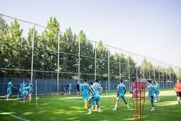 ملی‌پوشان استقلال مسافر قطر شدند